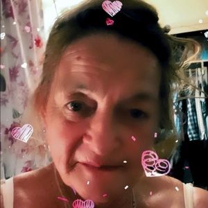 Meet your Posher, Debora